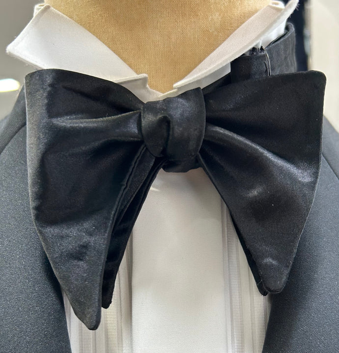The Batwing Bow Tie - Self Tied Anoush Chohilli